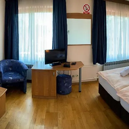 Hunters Pansion Szálloda Delnice